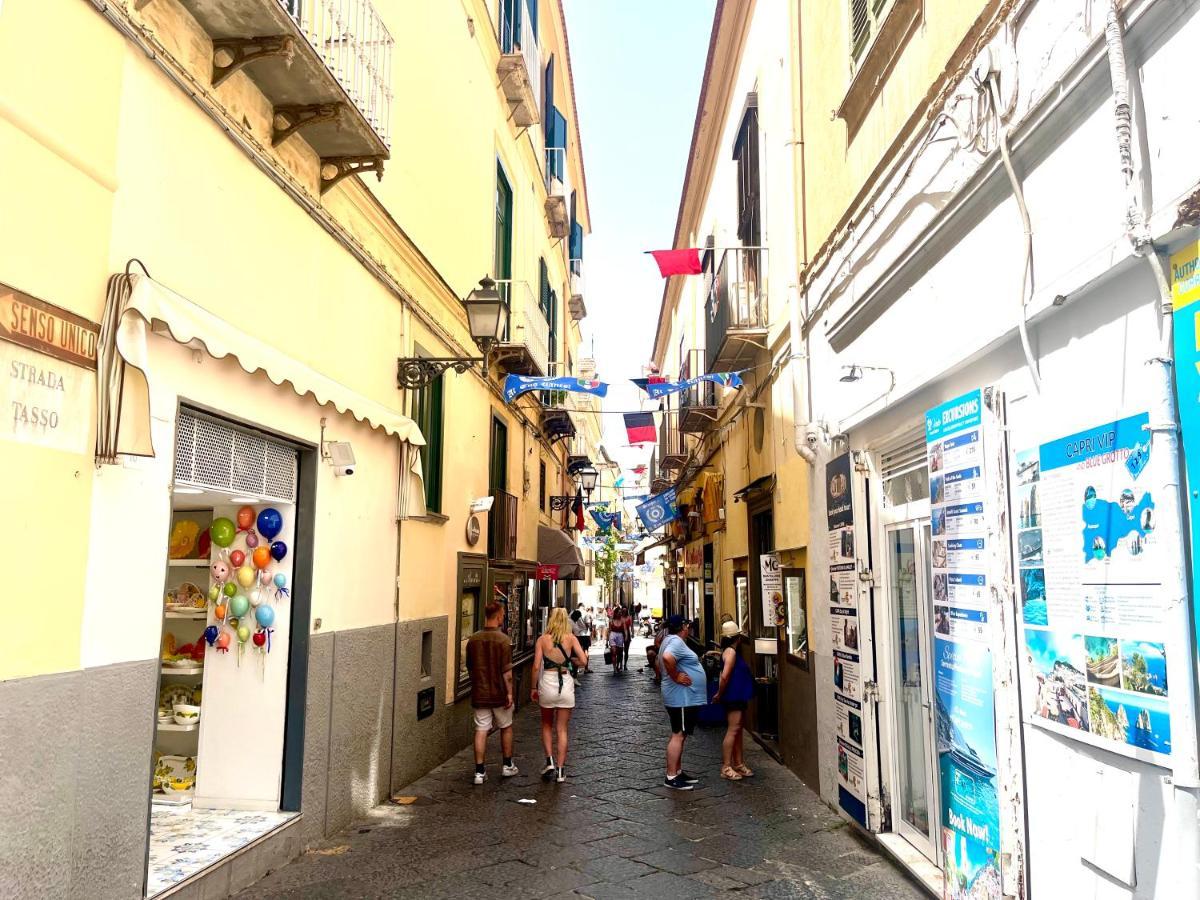 Casa Loren In The Heart Of Sorrento Exterior photo